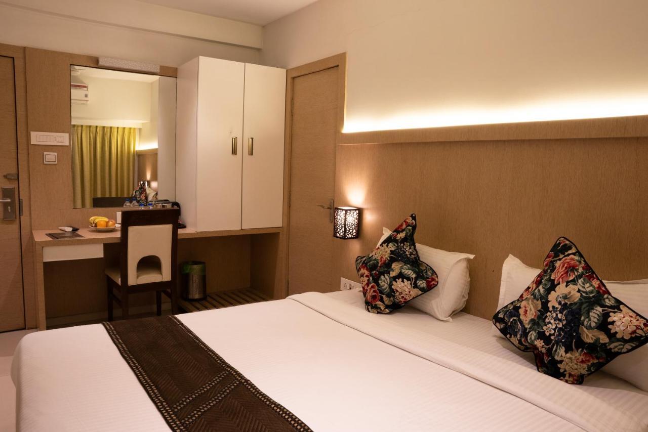 Gold Crest Business Hotel Navi Mumbai Kültér fotó